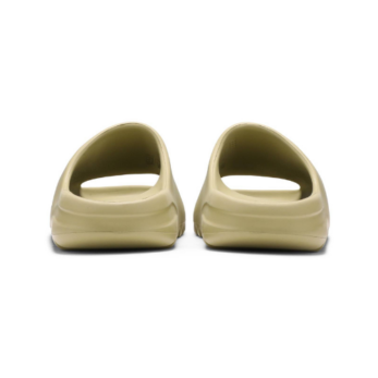 Yeezy Slide Resin w odcieniu Resin, wykonane z pianki EVA dla wygody.